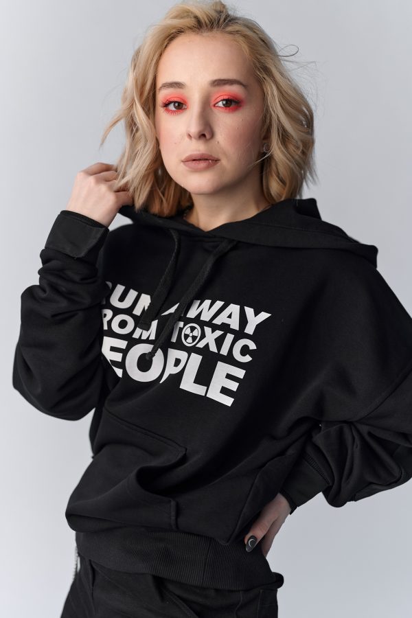 Толстовка RUN AWAY from toxic people SKVO