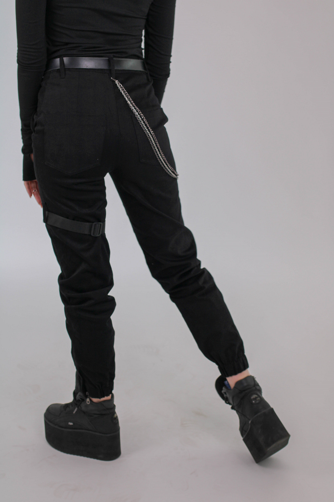 Спортивные штаны для зала мужские. Hard cargo штаны. Штаны карго hard times. Жесткие штаны. Карго штаны прямые hard times.